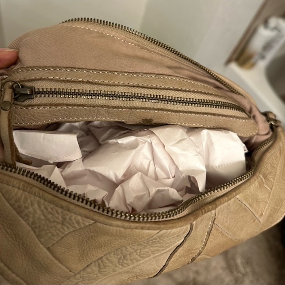 Lucky Brand Taupe/Light Brown Leather Geometric Crossbody professionally cleaned - Picture 7 of 8